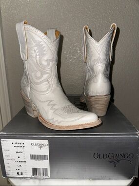 Old Gringo White Western Embroidered Ankle Boots